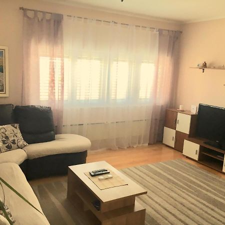 Apartment Simaris - Spacious With Terrace And Sea View Σίμπενικ Εξωτερικό φωτογραφία