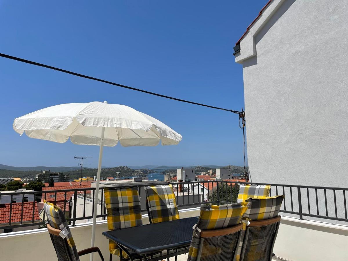 Apartment Simaris - Spacious With Terrace And Sea View Σίμπενικ Εξωτερικό φωτογραφία