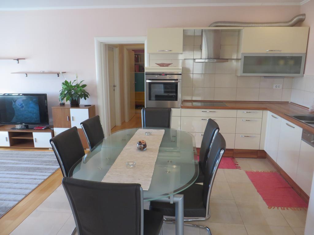 Apartment Simaris - Spacious With Terrace And Sea View Σίμπενικ Εξωτερικό φωτογραφία