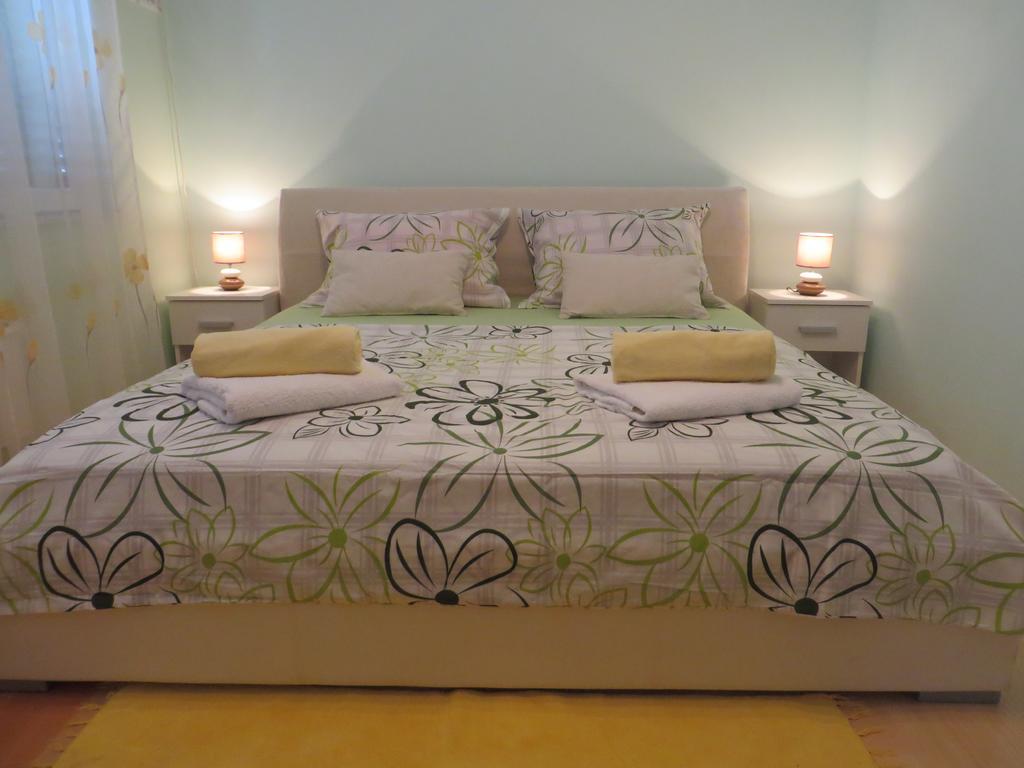 Apartment Simaris - Spacious With Terrace And Sea View Σίμπενικ Εξωτερικό φωτογραφία