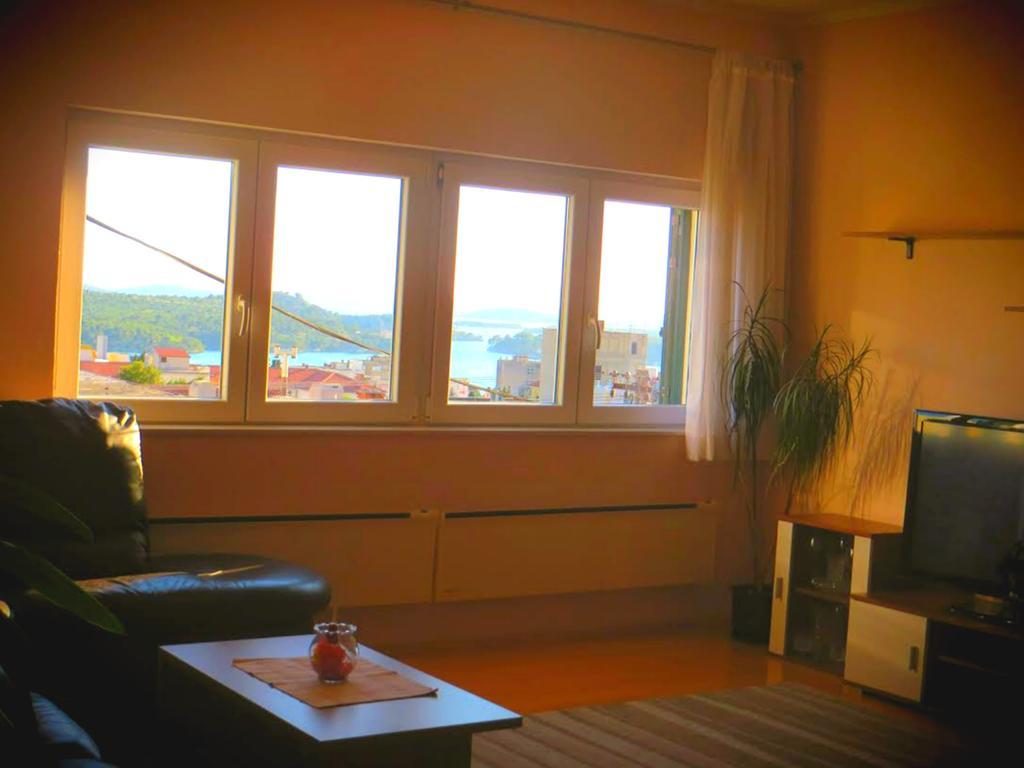 Apartment Simaris - Spacious With Terrace And Sea View Σίμπενικ Εξωτερικό φωτογραφία