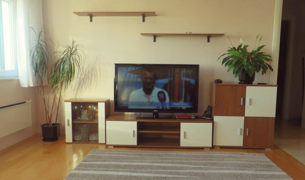 Apartment Simaris - Spacious With Terrace And Sea View Σίμπενικ Εξωτερικό φωτογραφία