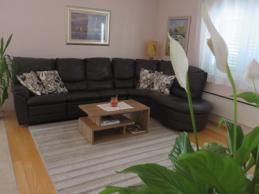 Apartment Simaris - Spacious With Terrace And Sea View Σίμπενικ Εξωτερικό φωτογραφία