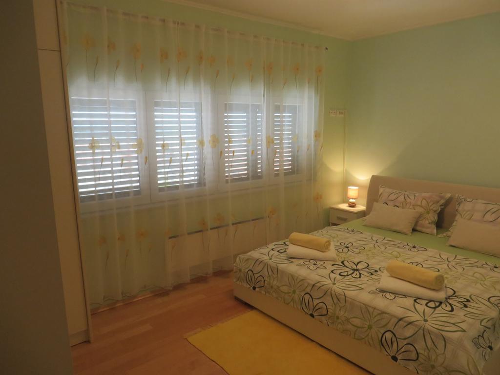 Apartment Simaris - Spacious With Terrace And Sea View Σίμπενικ Εξωτερικό φωτογραφία